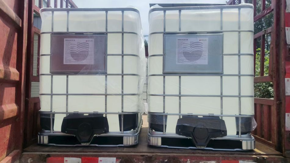 噸桶裝KF-50出貨現場.jpg 噸桶裝KF-50出貨現場.jpg